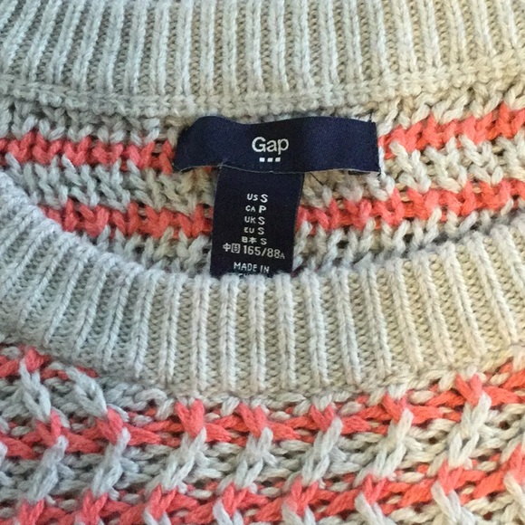 Ladies GAP round neck sweater - Picture 2 of 2